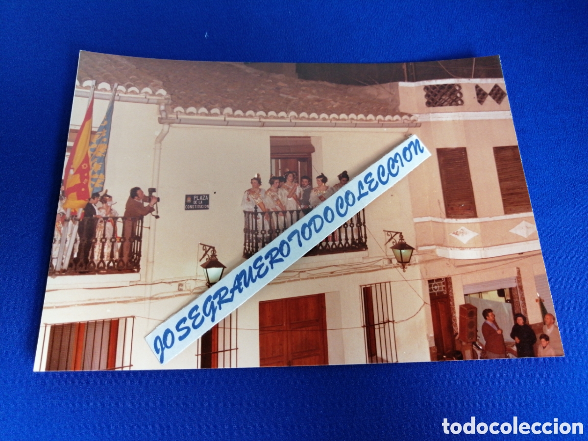 Alte Fotografie: FALLAS DE ALDAYA 1983 FALLERAS MAYORES PLAZA DE LA CONSTITUCI&Oacute;N FOTOGRAF&Iacute;A ANTIGUA