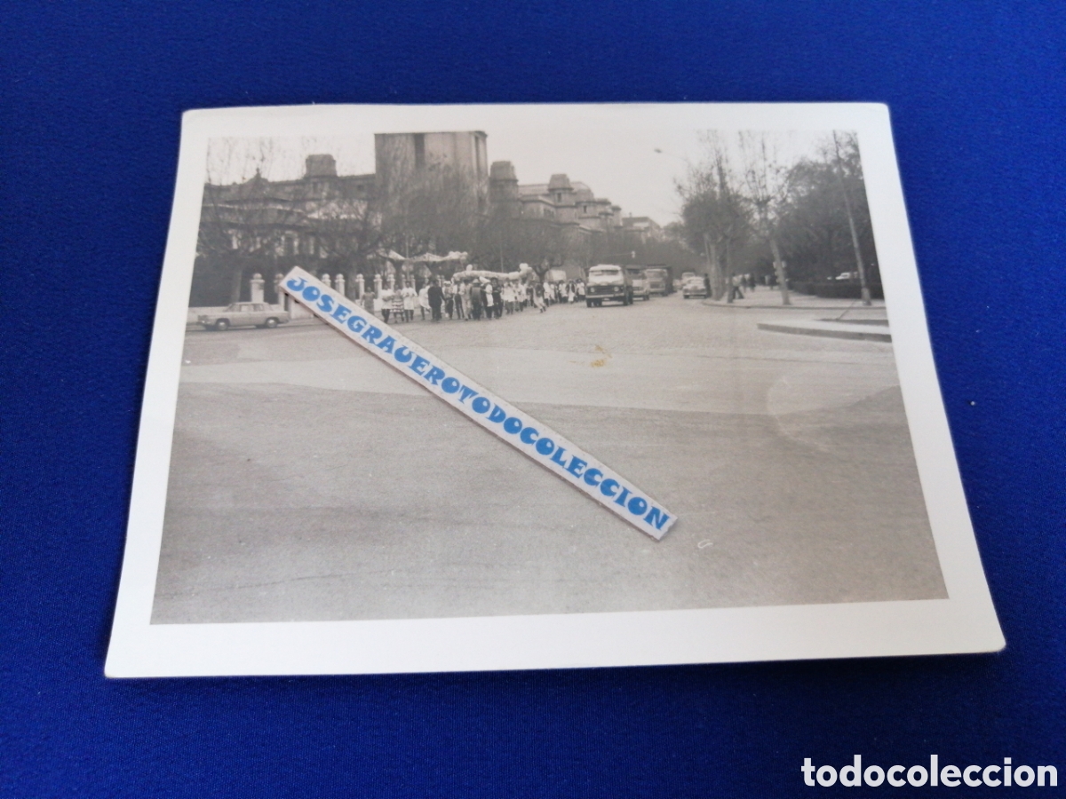 Alte Fotografie: VALENCIA (PASEO VALENCIA AL MAR) 1979 ESTUDIANTES MEDICINA - CAVALGATA FOTOGRAF&Iacute;A ANTIGUA
