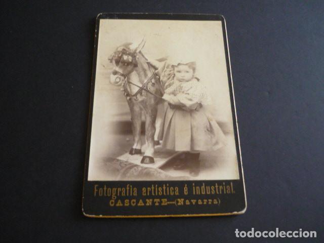 Fotografia antiga: CASCANTE NAVARRA FOTOGRAFIA ARTISTICA E INDUSTRIAL FOTOGRAFO RETRATO NI&Ntilde;A Y CABALLO 11 X 16,5 CMTS