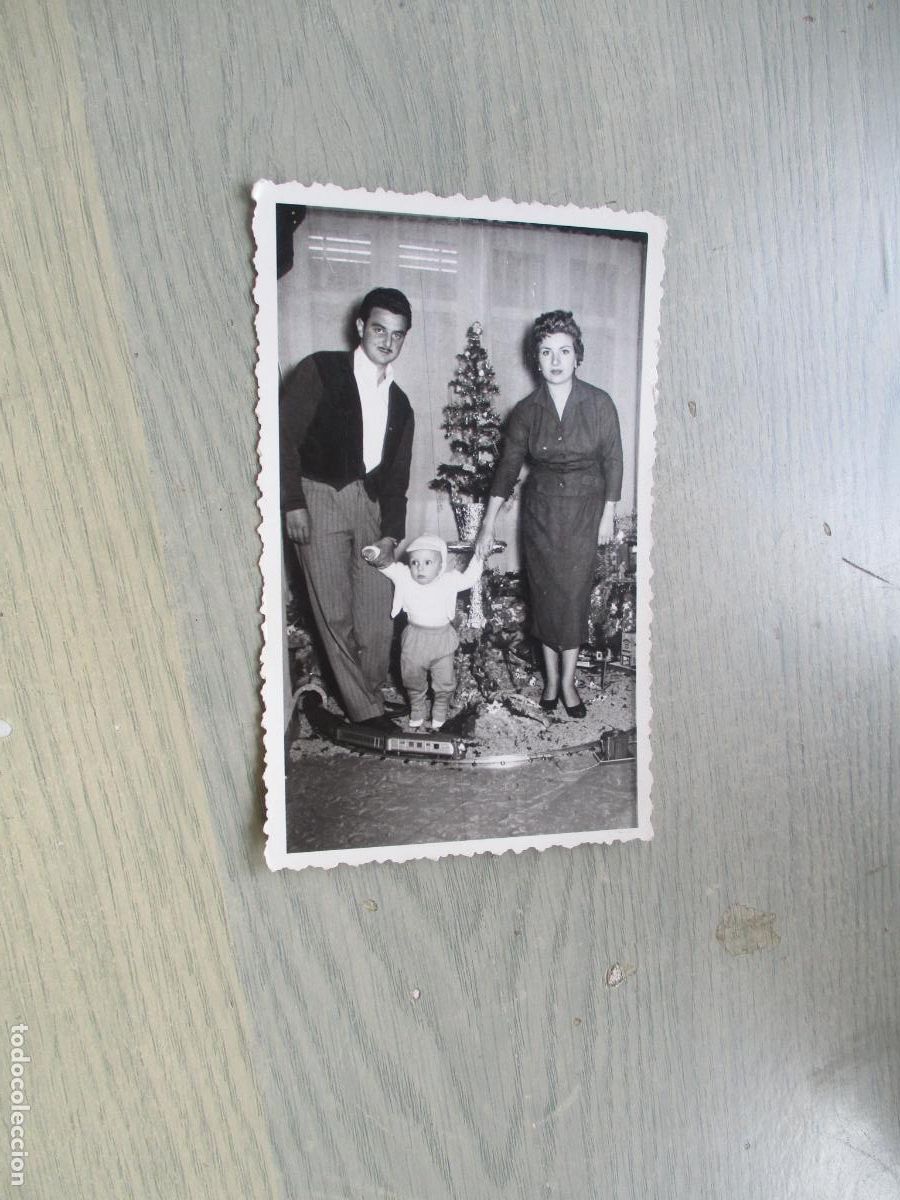 Fotograf&iacute;a antigua: ANTIGUA FOTO DE:MATRIMONIO CON NI&Ntilde;O Y JUGUETES -SIN OTROS DATOS