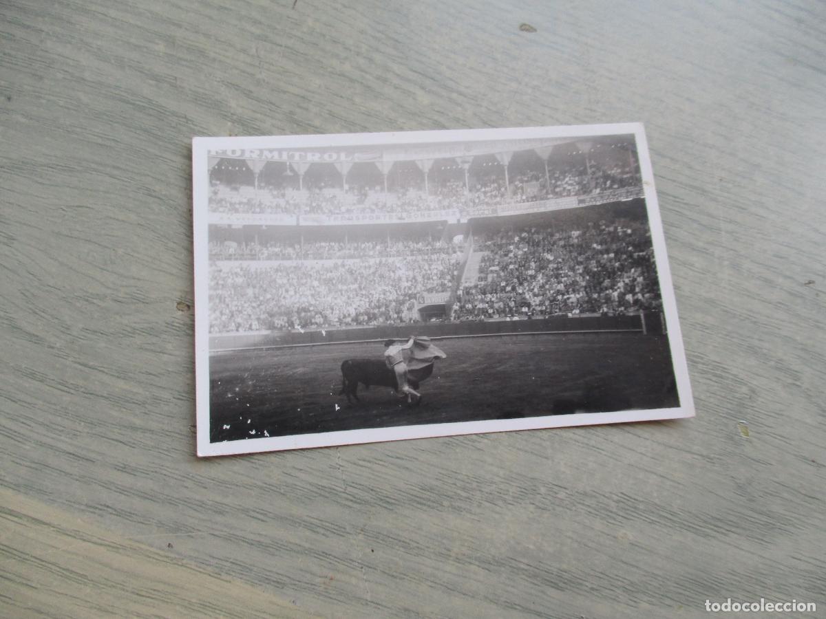 Fotograf&iacute;a antigua: ANTIGUA FOTO DE: TOREANDO, EN EL REVERSO PONE MANOLETE-MIDE 5.5 X 8.5 CM. SIN M&Aacute;S DATOS