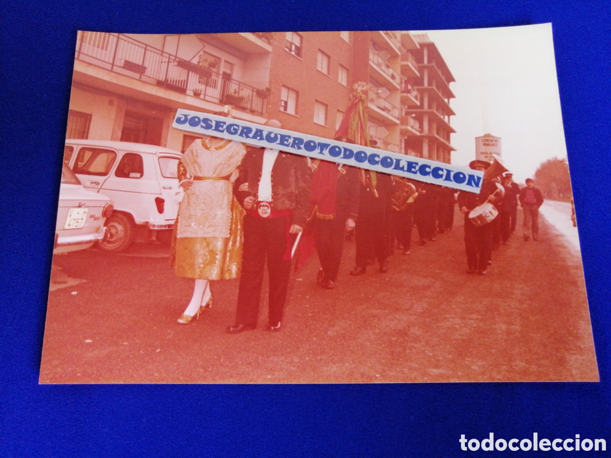Fotografia antica: FALLA PLAZA DEL CAUDILLO (ALDAYA) A&Ntilde;O 1975 BANDA DE M&Uacute;SICA FOTOGRAF&Iacute;A ANTIGUA