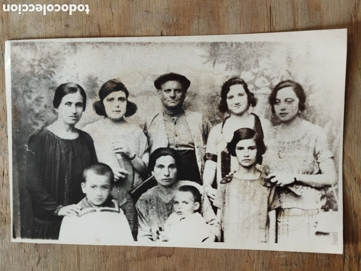 Fotografia antiga: Fotograf&iacute;a de San Boi del Llobregat, Llus&aacute;nes a&ntilde;os 50, casa t&iacute;pica de la &eacute;poca 24 x 14