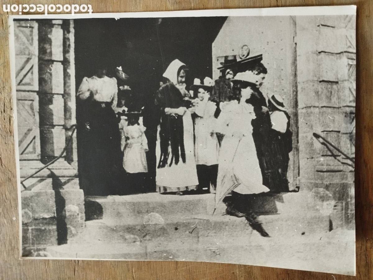 Fotografia antiga: Fotograf&iacute;a de San Boi del Llobregat, Llus&aacute;nes a&ntilde;os 50, casa t&iacute;pica de la &eacute;poca 24 x 16