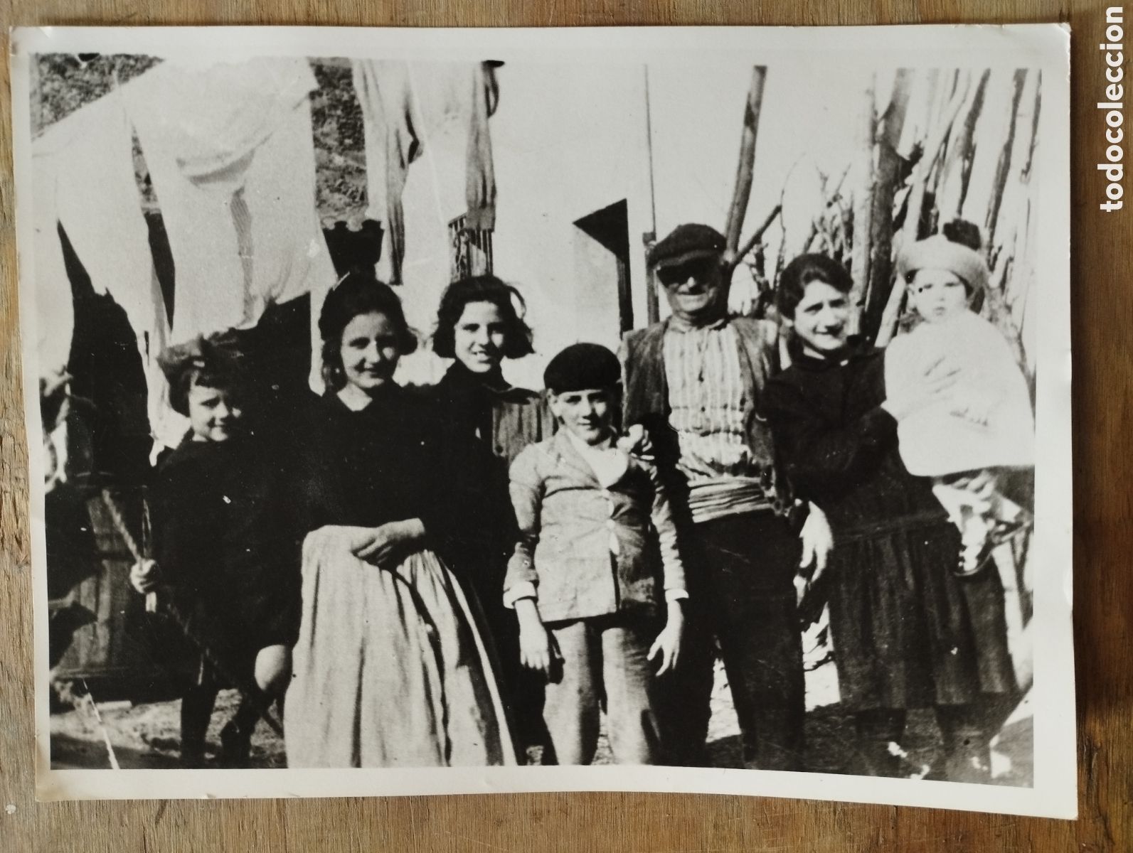 Fotografia antiga: Fotograf&iacute;a de San Boi del Llobregat, Llus&aacute;nes a&ntilde;os 50, casa t&iacute;pica de la &eacute;poca 24 x 16