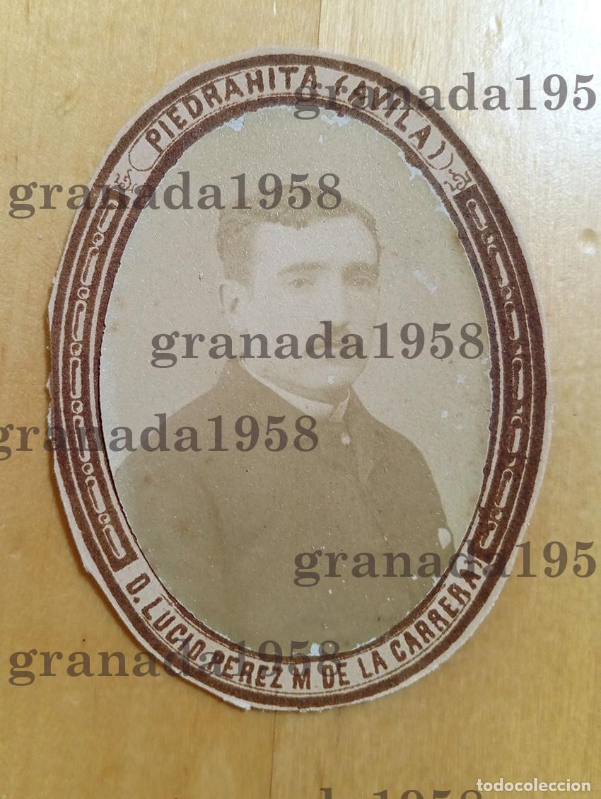 Fotografia antiga: RETRATO DE LUCIO P&Eacute;REZ M DE LA CARRERA &iquest;MART&Iacute;NEZ? PIEDRAHITA &Aacute;VILA RECORTE ORLA DE DERECHO 1883 1884