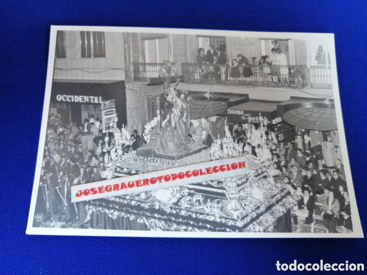 Fotograf&iacute;a antigua: SEMANA SANTA IMAGEN PROCESION - PARA DE TAXIS FOTOGRAF&Iacute;A ANTIGUA