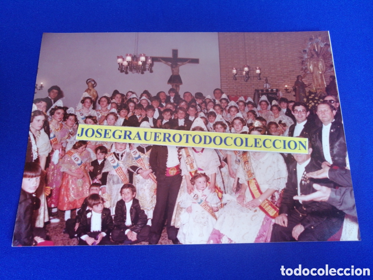Fotograf&iacute;a antigua: FALLA LA SALETA (ALDAYA) 1983 FALLERAS MAYORES Y PRESIDENTES - IGLESIA FOTOGRAF&Iacute;A ANTIGUA