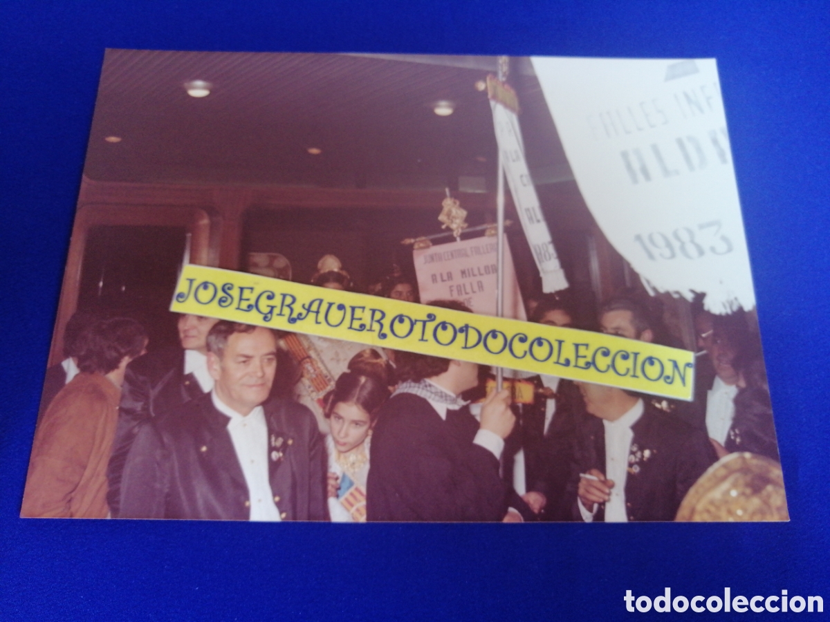 Alte Fotografie: FALLA LA SALETA (ALDAYA) 1983 ENTREGA DE PREMIOS MEJOR FALLA ALDAYA JUNTA CENTRAL FALLERA FOTOGRAF&Iacute;A