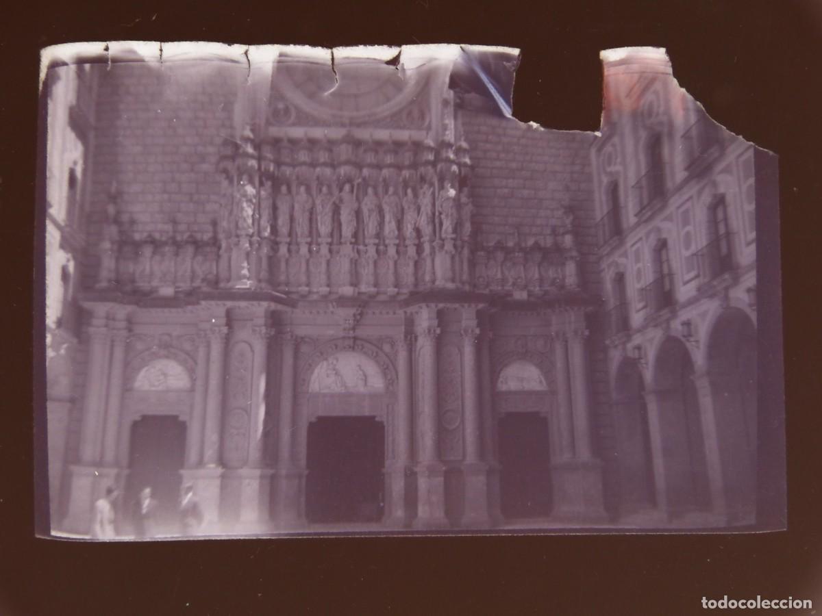 Fotografia antiga: MONTSERRAT, Portada de la Bas&iacute;lica, CLICHE NEGATIVO EN CELULOIDE, c.1920-1930