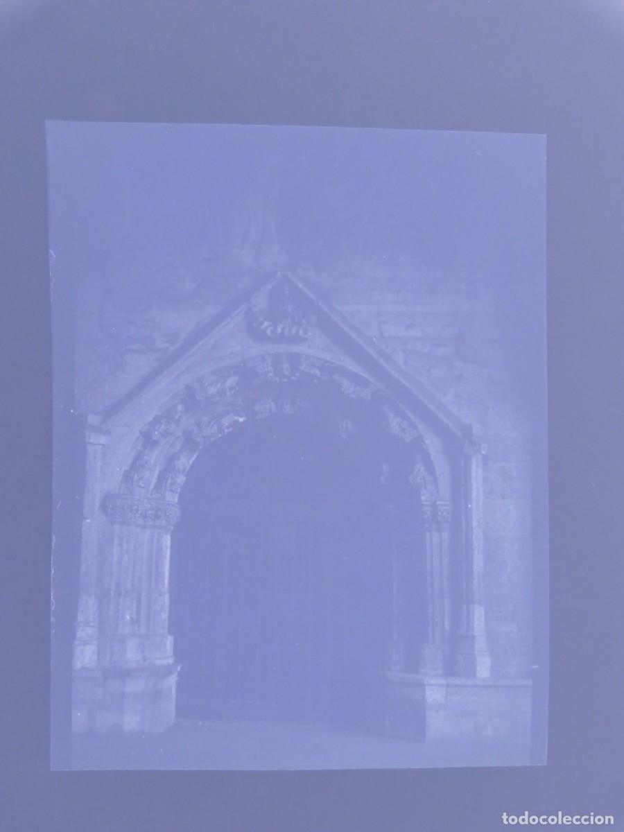 Antique Photography: LEON, CATEDRAL, PUERTA DE S. JUAN DE REGLA - CLICHE NEGATIVO EN CELULOIDE, c.1920-1930