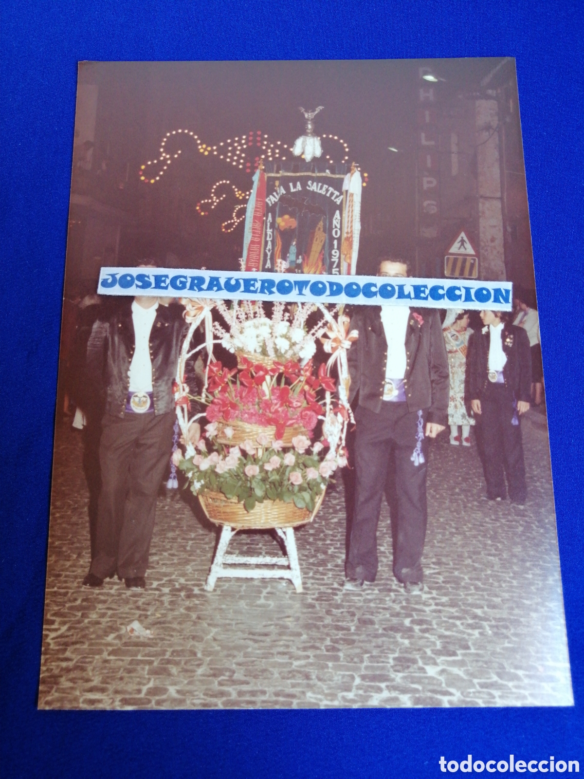 Alte Fotografie: FALLA LA SALETA (ALDAYA) A&Ntilde;O 1983 OFRENDA VIRGEN - ESTANDARTE FALLA FOTO
