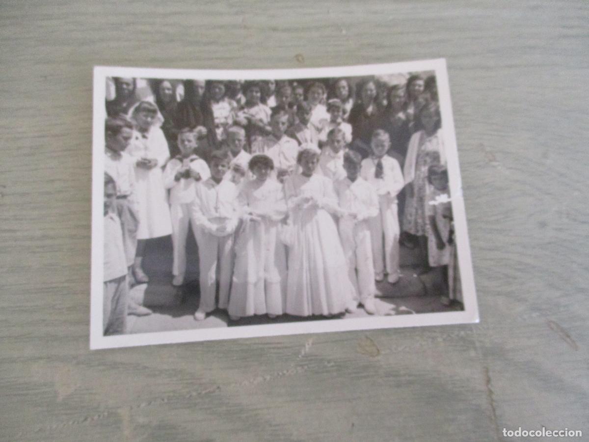 Fotograf&iacute;a antigua: PEQUE&Ntilde;A (6X8 CM.) FOTO DE: NI&Ntilde;OS/AS DE PRIMERA COMINI&Oacute;N -S/F, NI OTROS DATOS