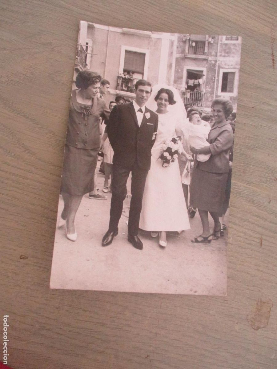 Fotograf&iacute;a antigua: PEQUE&Ntilde;A FOTO DE : RECIEN CASADO Y FAMILIA-S/F, NI MAS DATOS--14 X 9 CM.-