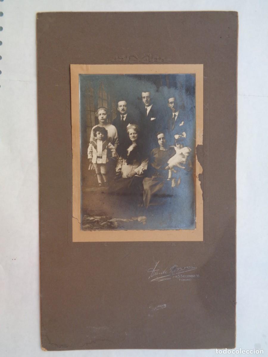 Fotografia antiga: PRECIOSA FOTO ESTUDIO FAMILIA, FINES XIX O PRINCIPIOS DEL XX . DE D. MORONI, TURIN . 18 X 30 CM