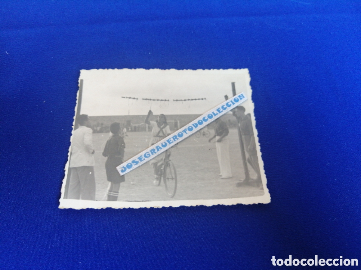 Alte Fotografie: CICLISTAS MODELOS ACCI&Oacute;N CAT&Oacute;LICA FOTOGRAF&Iacute;A ANTIGUA