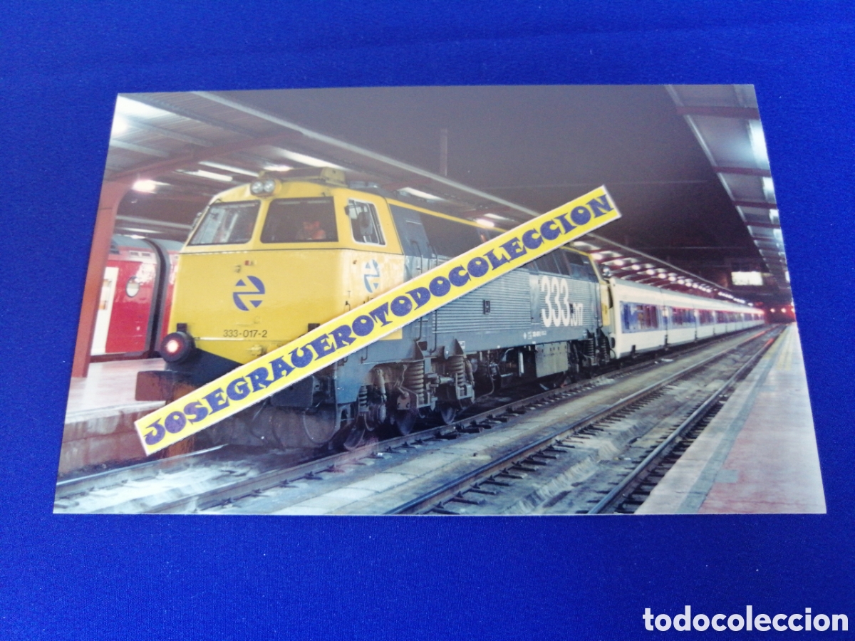 Fotografia antica: TREN LOCOMOTORA 333-017 A&Ntilde;O 1986 FOTOGRAF&Iacute;A ANTIGUA
