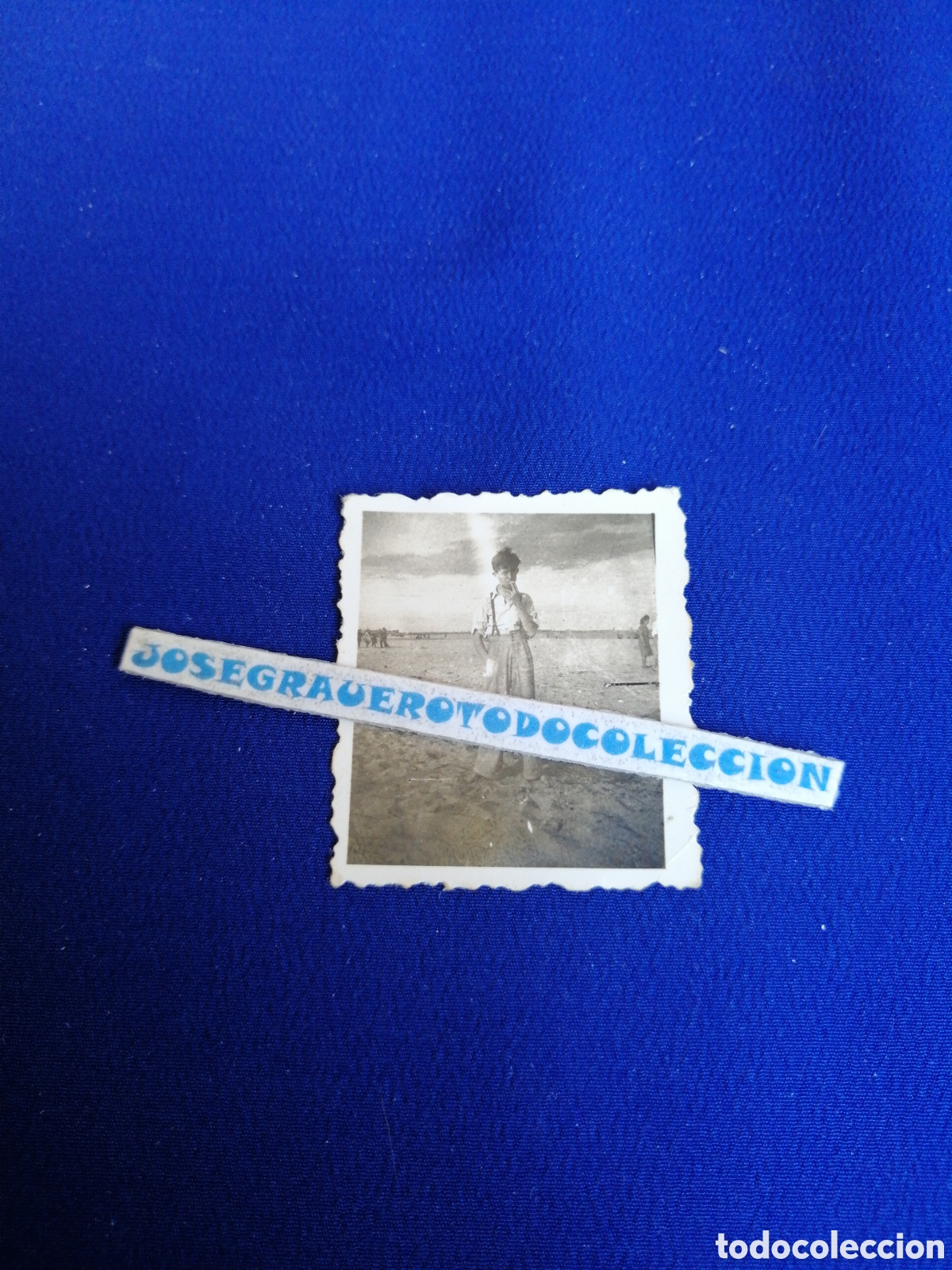 Alte Fotografie: NI&Ntilde;O MODELO FUMANDO FOTOGRAF&Iacute;A ANTIGUA SIGLO PASADO CON SELLO FOTOGR&Aacute;FICO