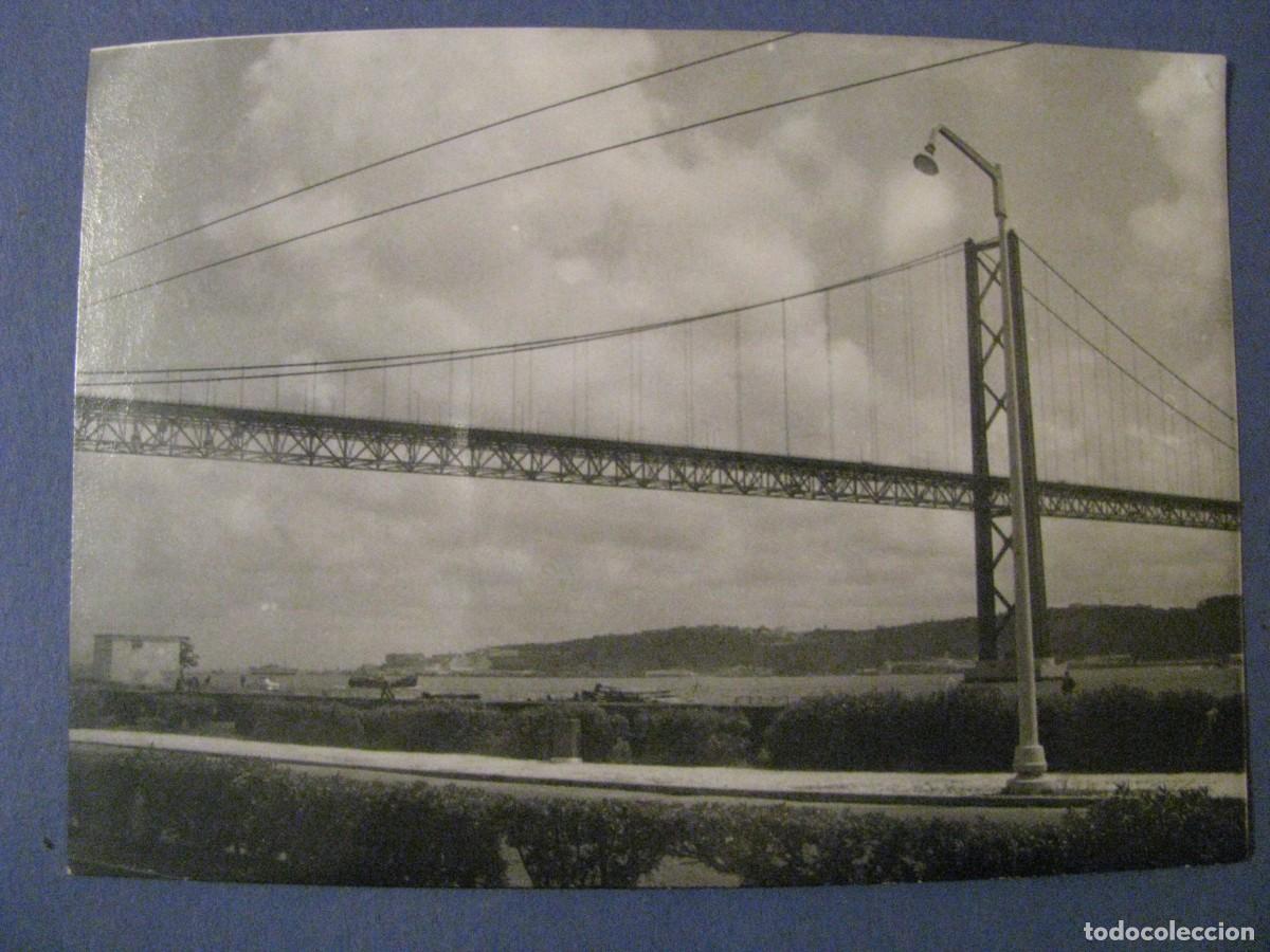 Fotografia antiga: FOTO DE LOS A&Ntilde;OS 70. 10,5X7,5 CM. PORTUGAL, PUENTE DE 25 DE ABRIL.