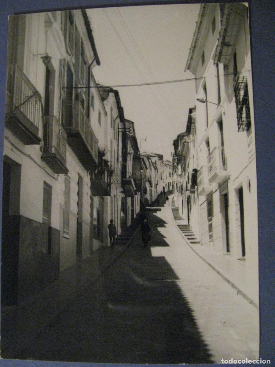 Antique Photography: FOTO DE LOS A&Ntilde;OS 70. 10,5X7,5 CM. SIN IDENTIFICAR EL LUGAR.