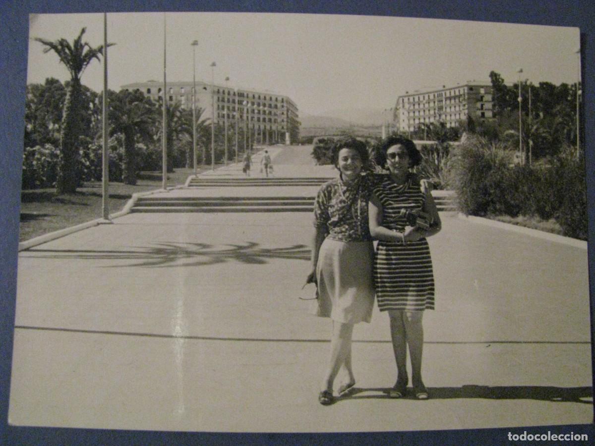 Antique Photography: FOTO DE LOS A&Ntilde;OS 70. 10,5X7,5 CM. SIN IDENTIFICAR EL LUGAR.
