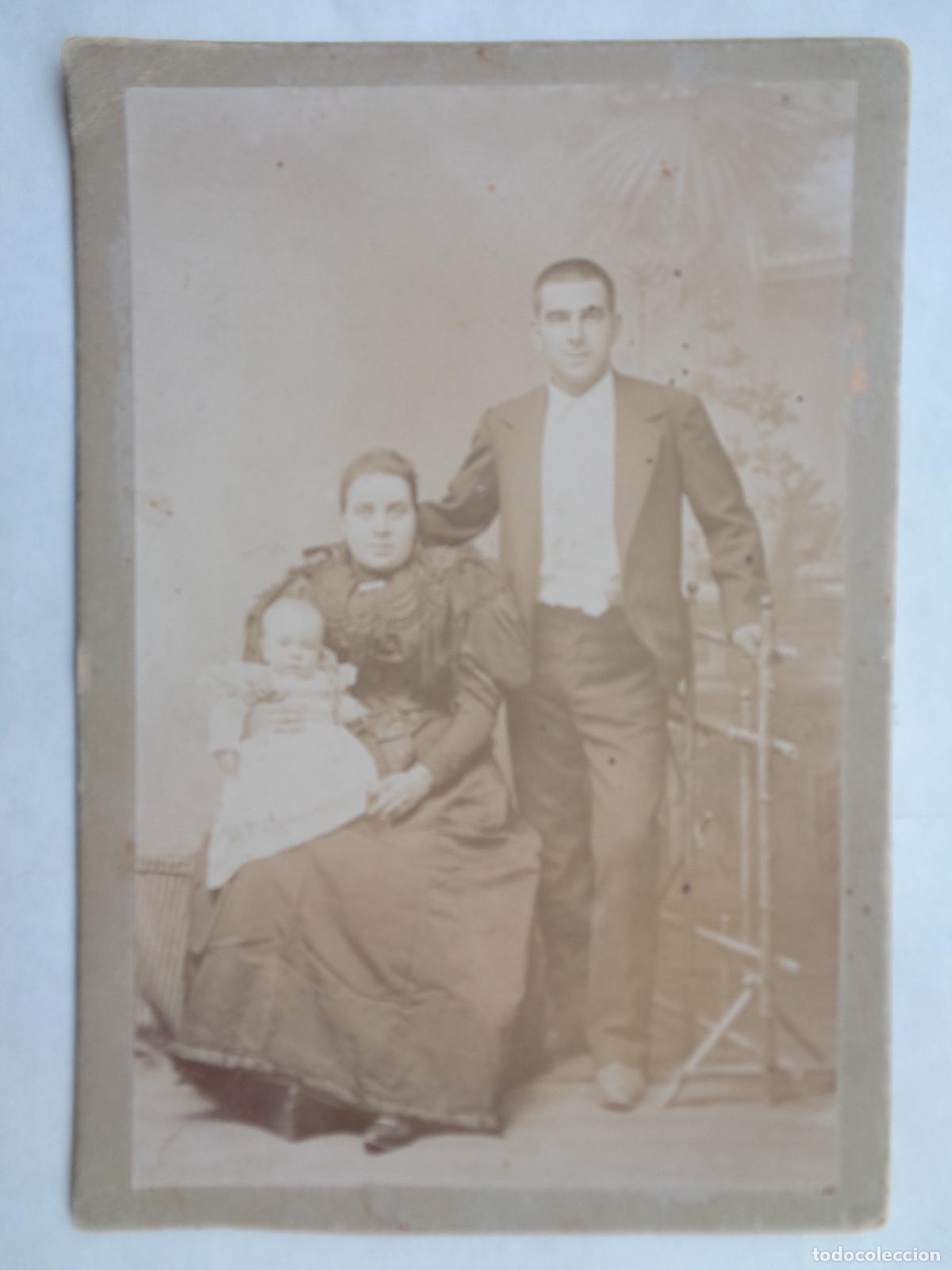 Antique Photography: PRECIOSA FOTO DE ESTUDIO DE FAMILIA DEL SIGLO XIX