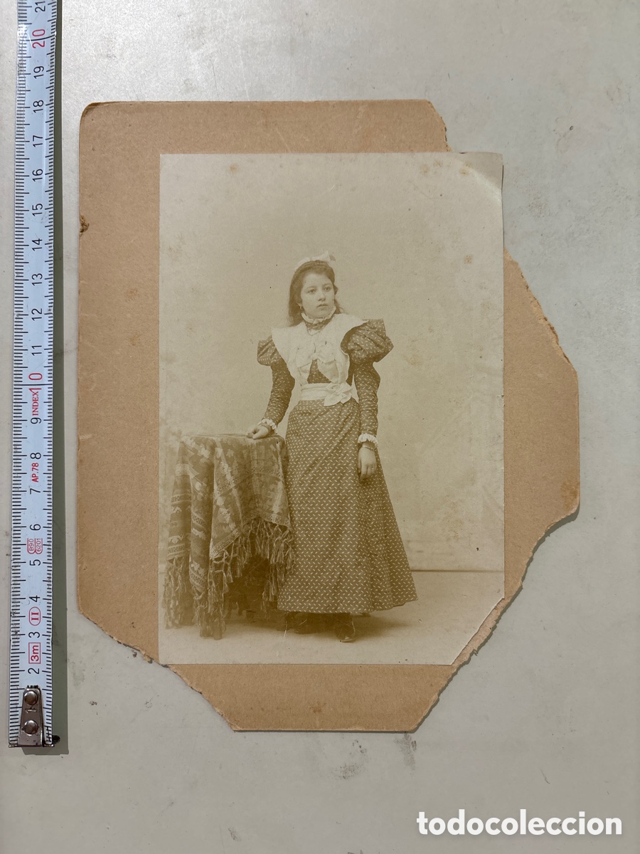 Antique Photography: FOTO ALBUMINA. JOVEN DE BONITO VESTIDO DE COMIENZOS DEL S. XX. FOT&Oacute;GRAFO?.