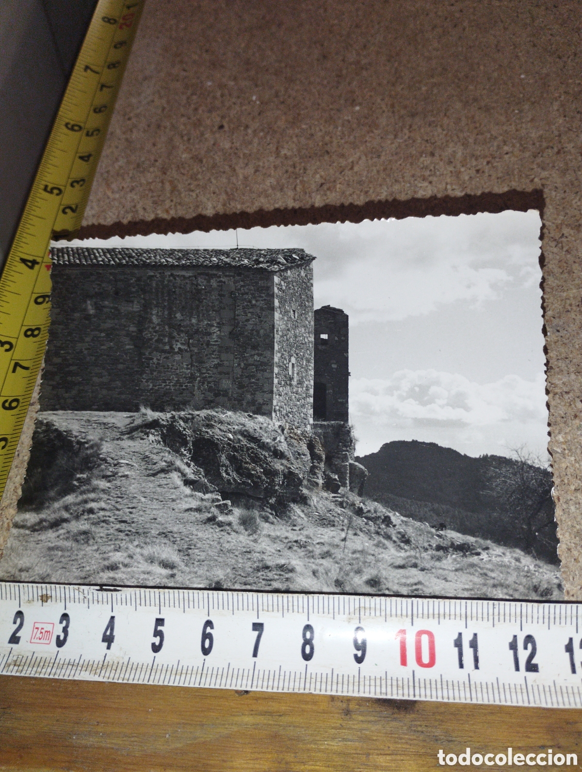 Fotografia antiga: Fotograf&iacute;a de una parte de una iglesia o Ermita del Pirineo Catal&aacute;n a&ntilde;os 50