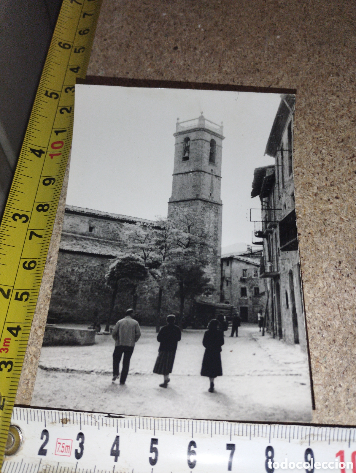 Fotografia antiga: Fotograf&iacute;a de la Iglesia de Borrera plaza mayor a&ntilde;os 50