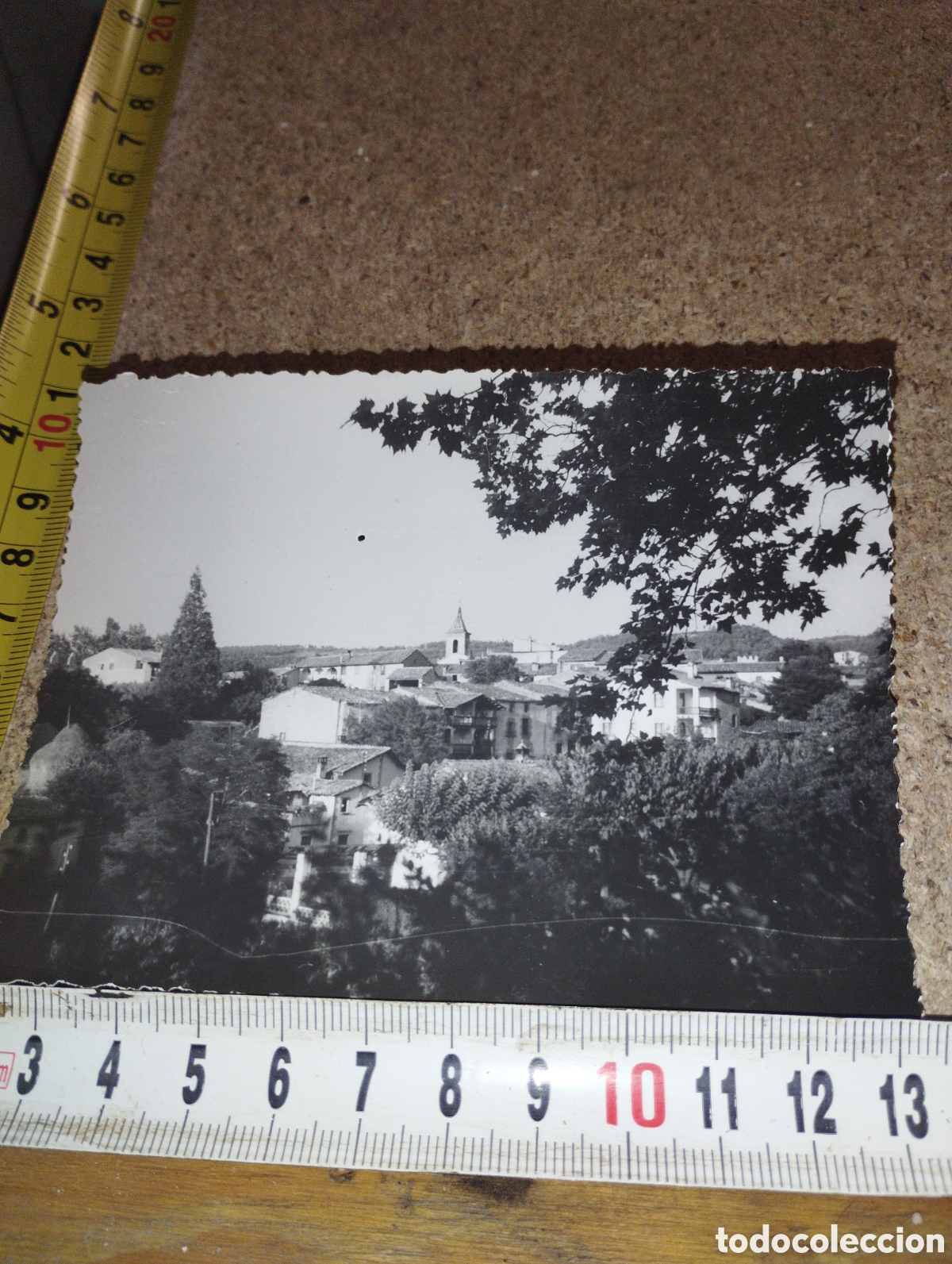 Fotografia antica: Fotograf&iacute;a de un pueblo y una iglesia o Ermita de Catalunya a investigar a&ntilde;os 50