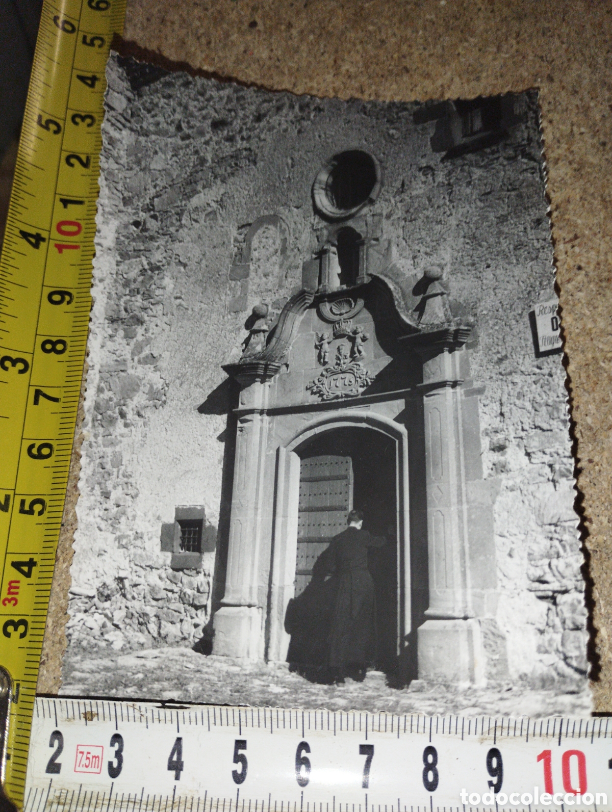 Antique Photography: Fotograf&iacute;a de la puerta de la Iglesia de Viladrau a&ntilde;os 50