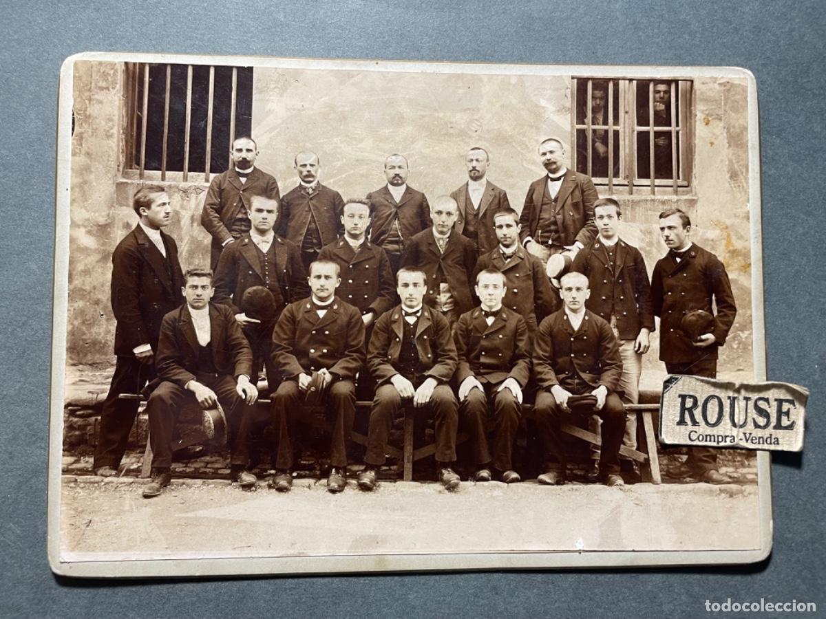 Antique Photography: ANTIGUA FOTOGRAFIA - ALB&Uacute;MINA GRUPO DE PERSONAJES MONTADA SOBRE CARTULINA DE EPOCA FINL S. XIX