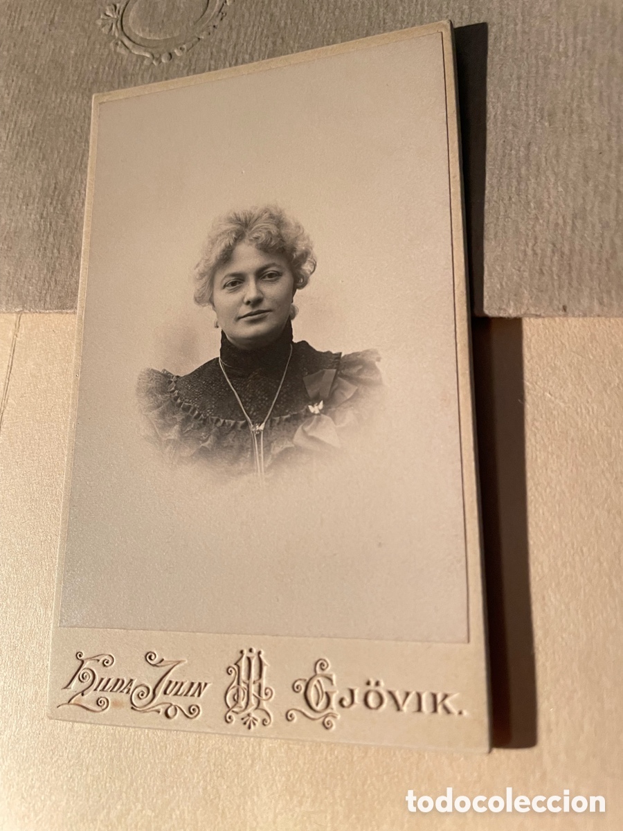 Fotografia antica: Alb&uacute;mina realizada por la fot&oacute;grafa noruega Hilda Marie Julin, 1901