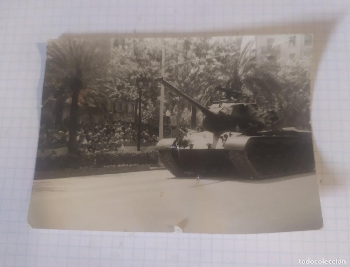 Fotografia antica: Fotograf&iacute;a de carro o tanque, 10 x 7 cm