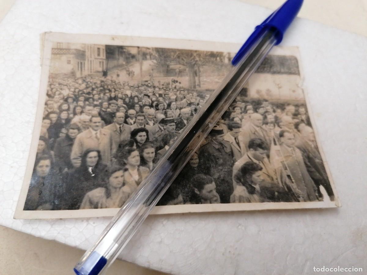 Fotografia antica: ANTIGUA FOTOGRAF&Iacute;A PROCESI&Oacute;N POR LAS CALLES DE LLODIO (ALAVA)