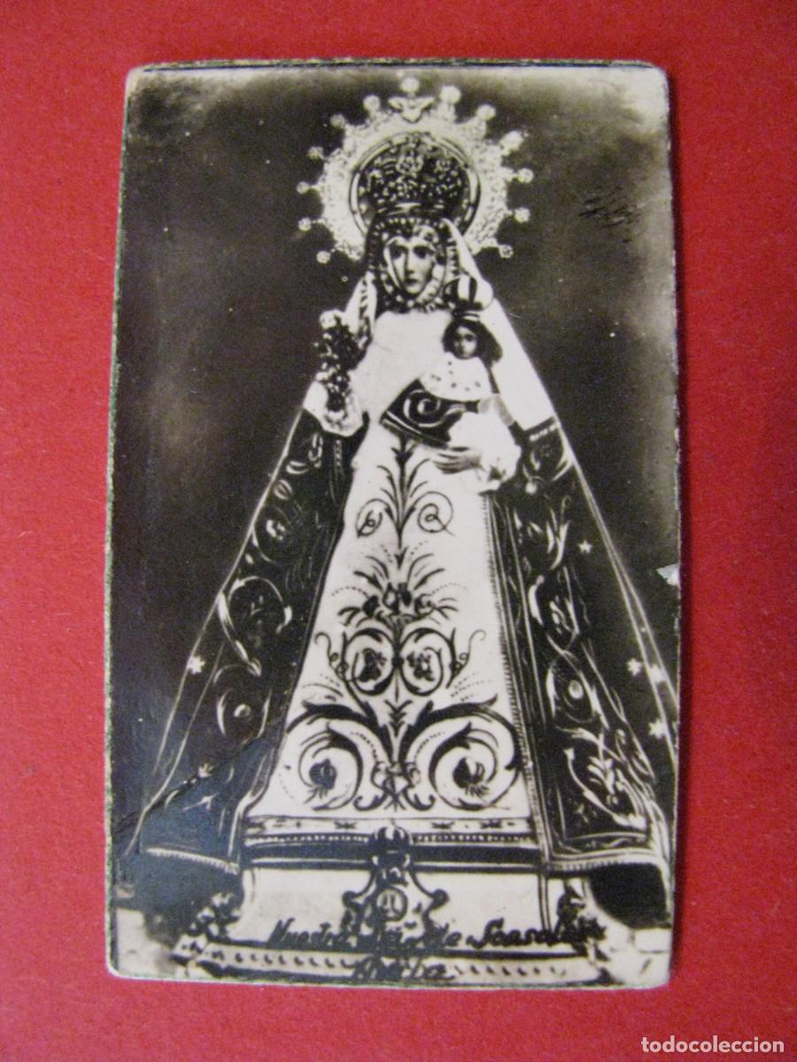 Fotografia antica: PEQUE&Ntilde;A FOTO DE NUESTRA SE&Ntilde;ORA DE SONSOLES. AVILA. 5,5X3,3 CM. TIENE ARRUGAS.