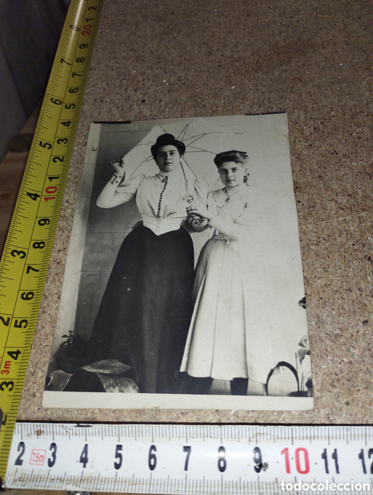 Antique Photography: Antigua fotograf&iacute;a de una madre y su hija con una sombrilla a&ntilde;os 20