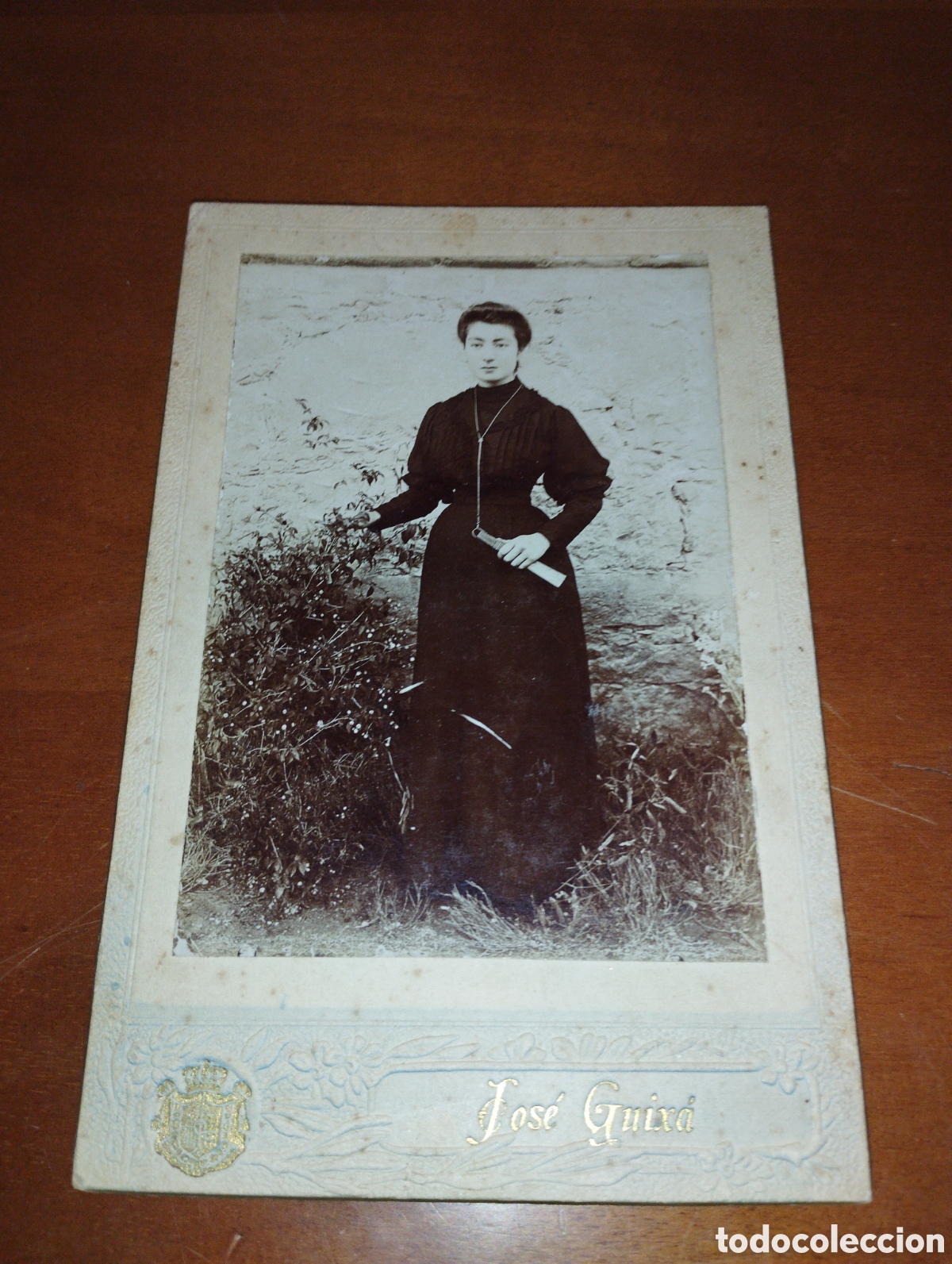 Antique Photography: Antigua fotograf&iacute;a de una Se&ntilde;ora vestida de negro de los a&ntilde;os 1910