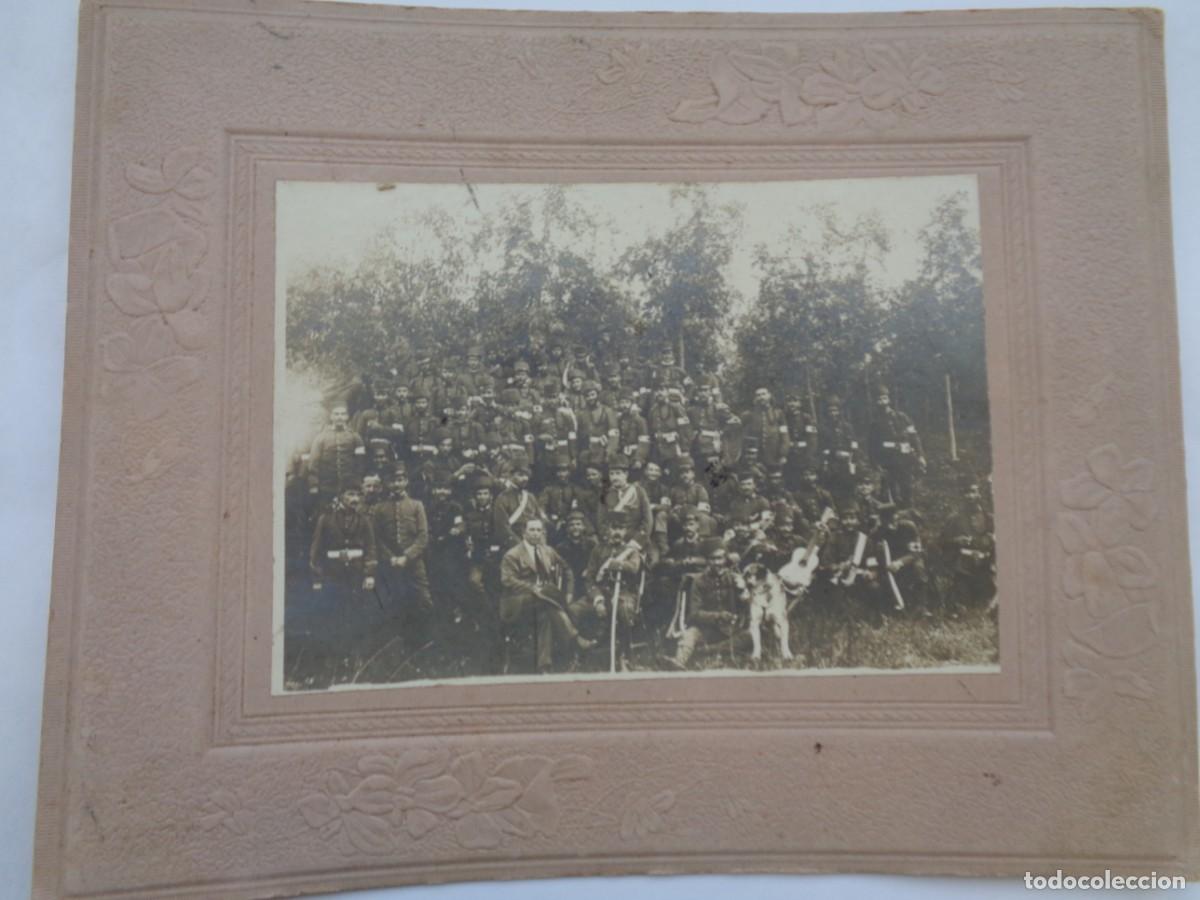 Antique Photography: FOTO DE MILITARES DE SANIDAD CON INSTRUMENTOS MUSICALES, PERRO , ETC . SIGLO XIX .... 21 X 26 CM