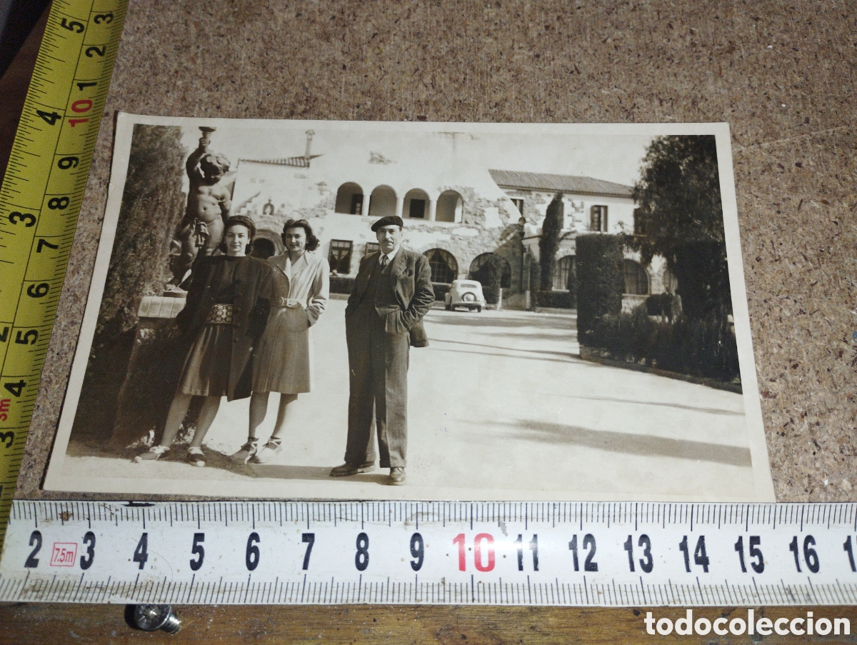 Fotografia antica: Postal familiar en la mas&iacute;a la Falda