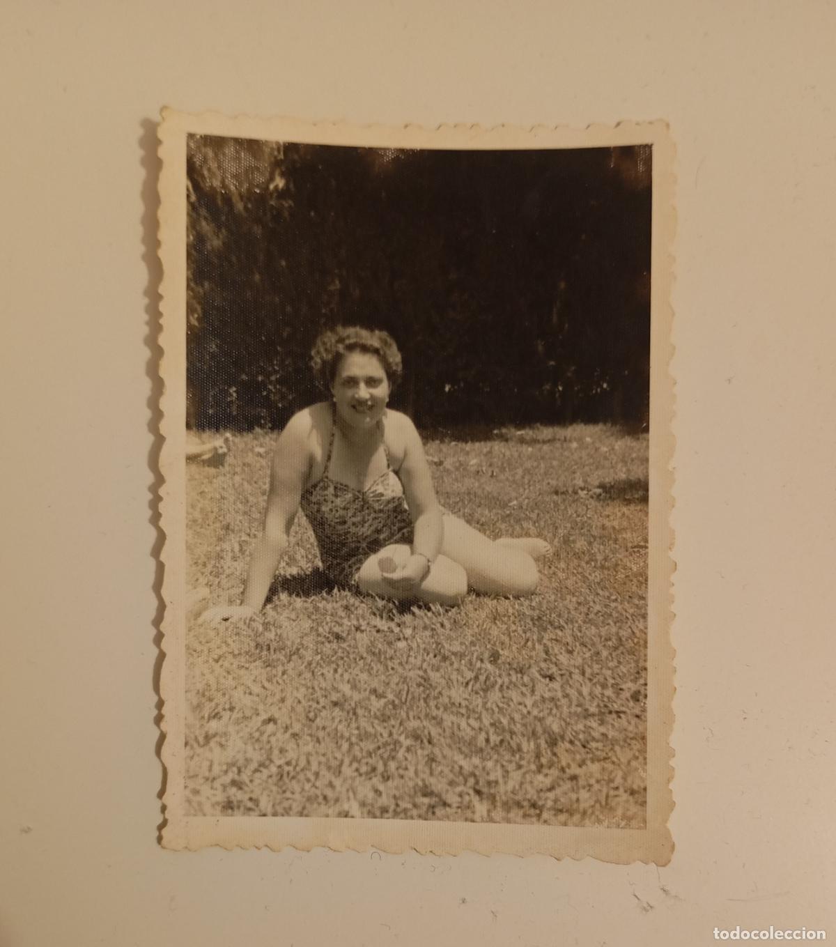 Fotografia antica: ANTIGUA FOTOGRAF&Iacute;A MUJER EN UN JARD&Iacute;N. TDKP21K