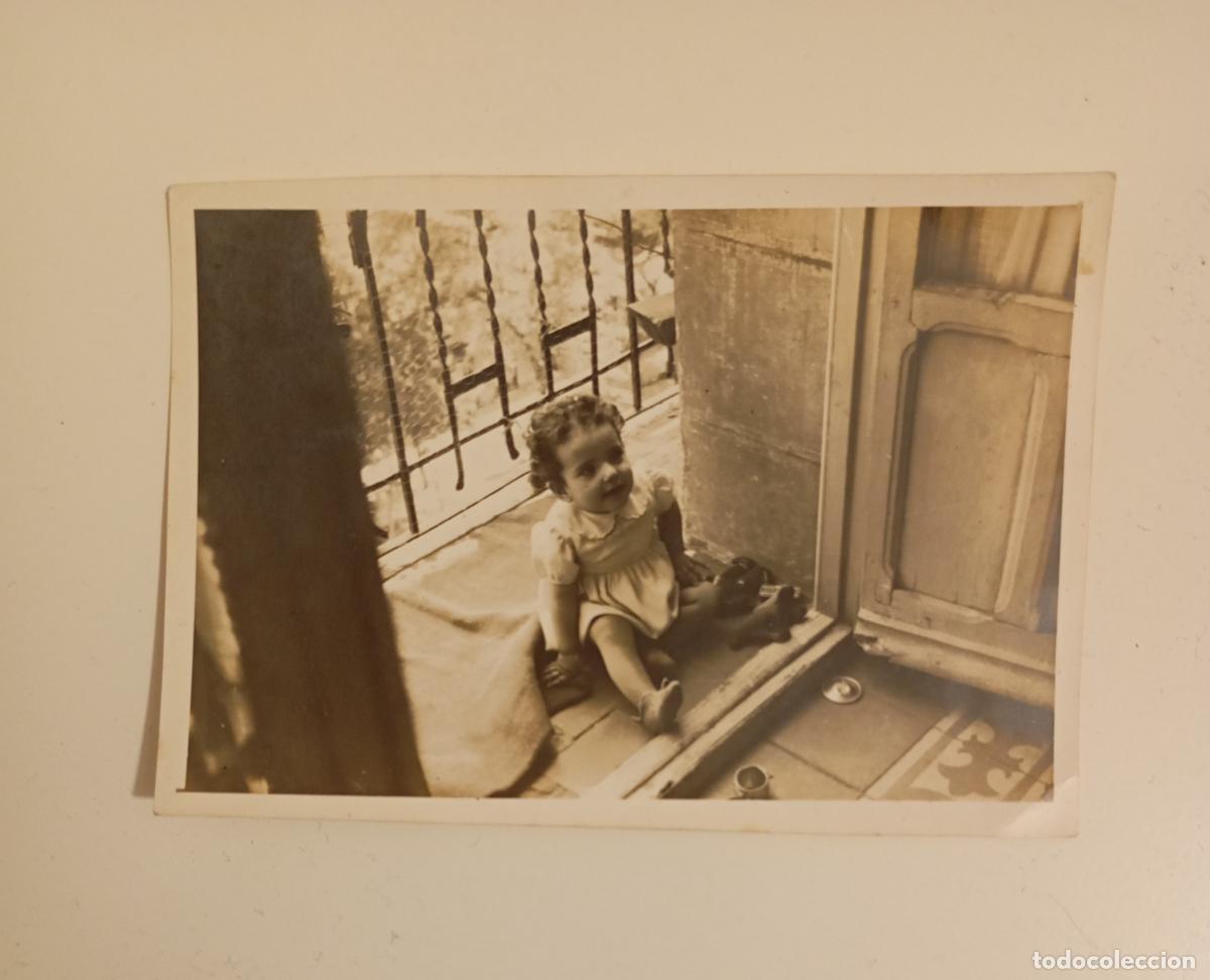 Fotografia antica: ANTIGUA FOTOGRAF&Iacute;A NI&Ntilde;O EN UN BALC&Oacute;N. TDKP21K