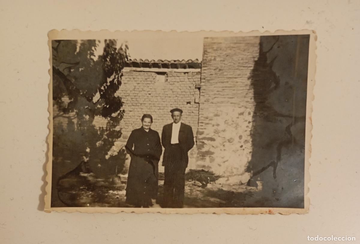 Fotografia antica: ANTIGUA FOTOGRAF&Iacute;A SE&Ntilde;ORES MAYORES EN PUEBLO. TDKP21K