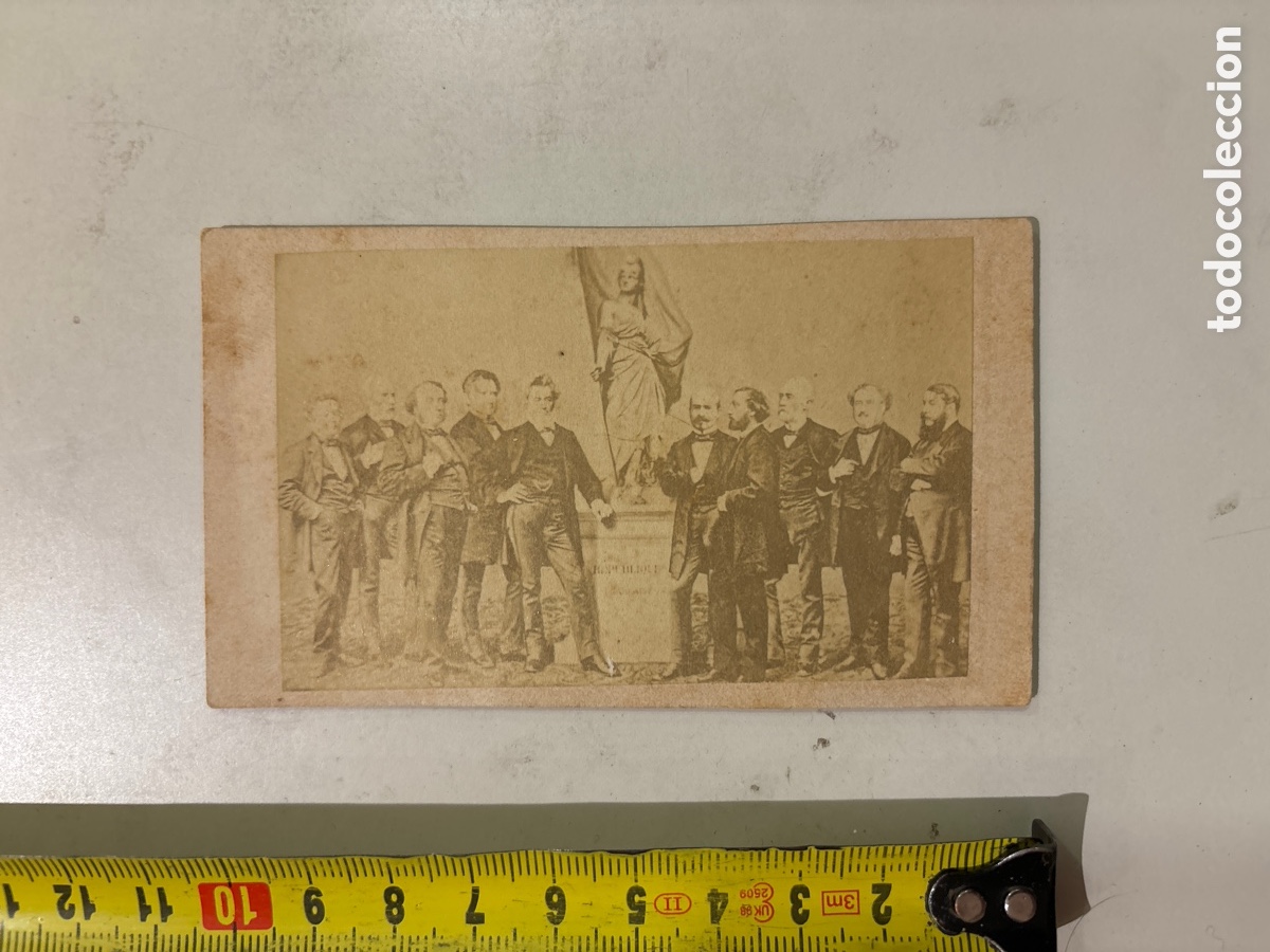 Fotografia antiga: FOTO ALBUMINA. PROCLAMA DEL GOBIERNO DE DEFENSA NACIONAL EN EL AYTO. DE PARIS. FOTOG?. 4 SEPT. 1870.