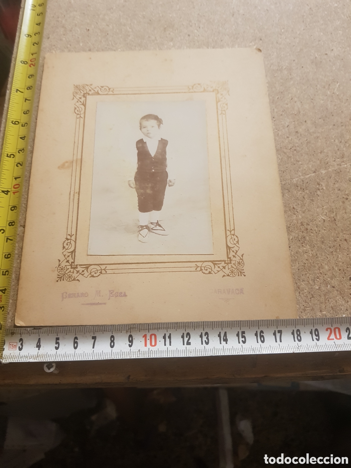 Fotografia antiga: Fotograf&iacute;a de un ni&ntilde;o con traje t&iacute;pico de los a&ntilde;os 20 aprox.