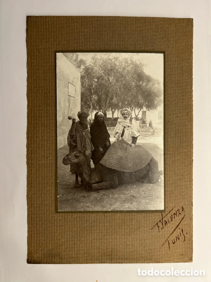 Fotografia antiga: BEDUINOS.. T&Uacute;NIS, T&uacute;nez&hellip; F. VALENZA, fot&oacute;grafo&hellip; Antigua fotograf&iacute;a (fin Siglo XIX)