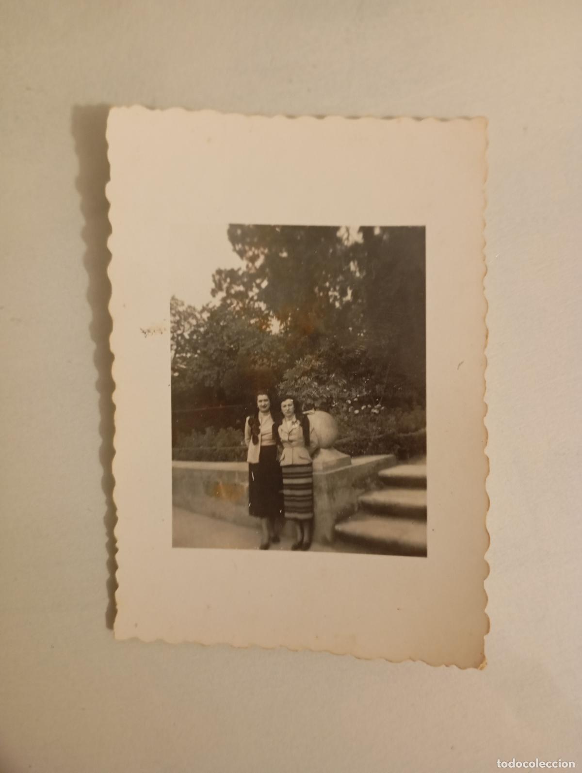 Fotografia antiga: ANTIGUA FOTOGRAF&Iacute;A MUJERES Y ESCALERAS. TDKP21M