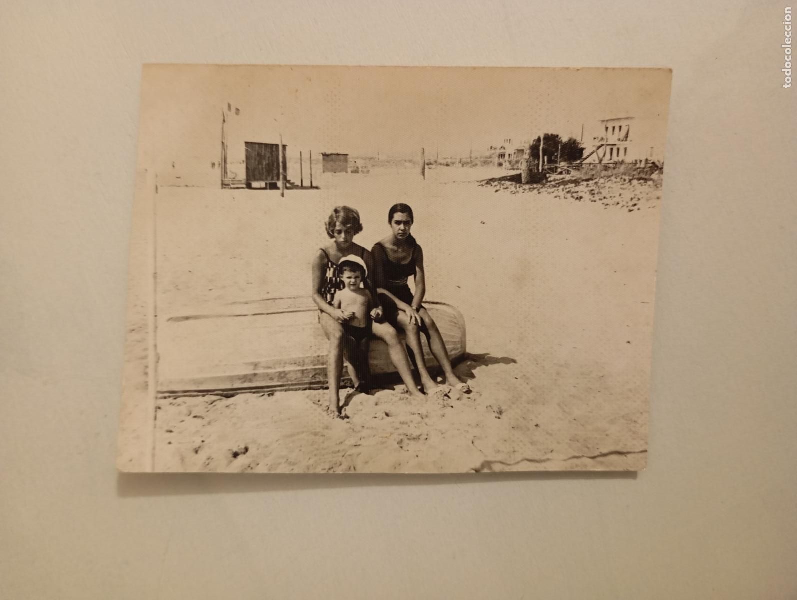 Fotografia antiga: ANTIGUA FOTOGRAF&Iacute;A GENTE EN LA PLAYA. TDKP21M
