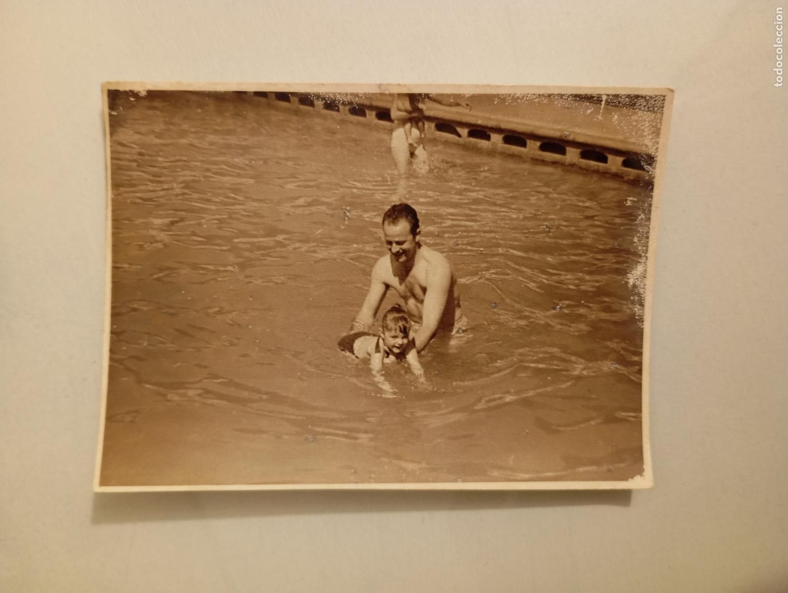 Fotografia antiga: ANTIGUA FOTOGRAF&Iacute;A PADRE Y NI&Ntilde;O EN EL AGUA. TDKP21M