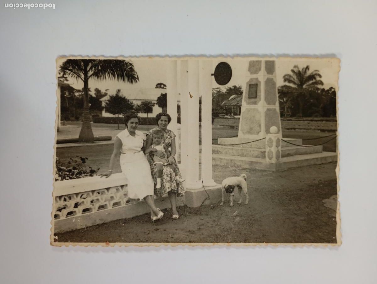 Fotografia antica: ANTIGUA FOTOGRAF&Iacute;A MUJERES EN UNA PLAZA. TDKP21N
